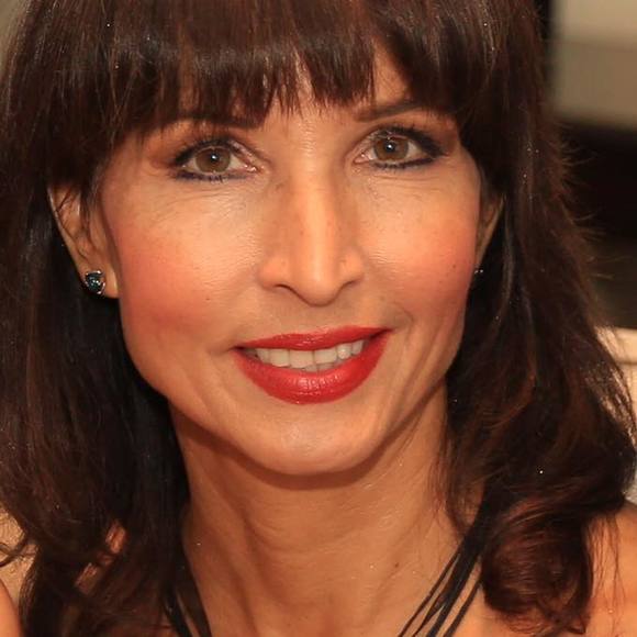 Meet your Posher, Cristina - Picture 1 of 1